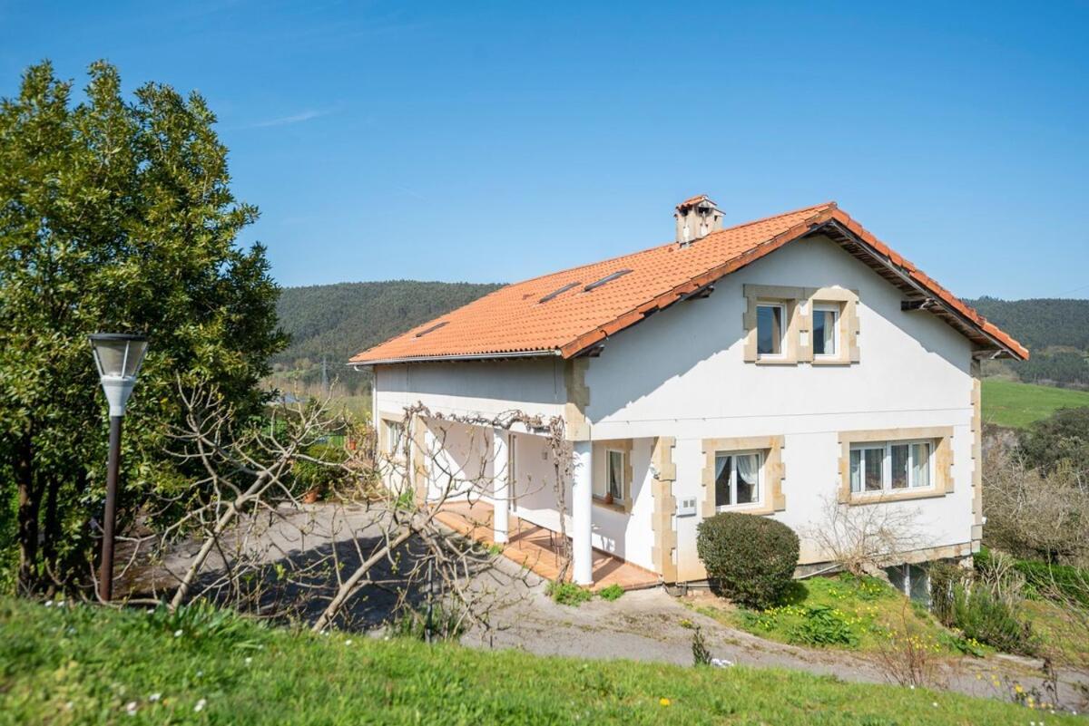 Casa Con Jardin En Gama Villa Bárcena de Cicero Eksteriør billede